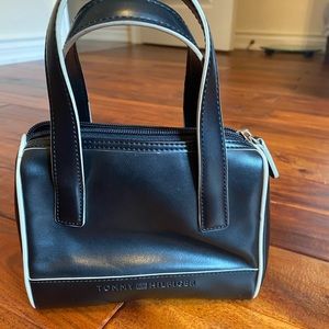 VINTAGE TOMMY MINI PURSE 👜